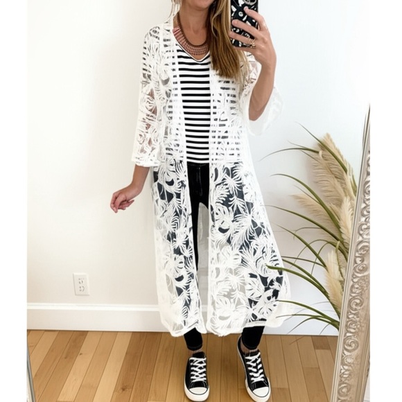 AMBER SKIES Elegant White Lace Kimono Tropical Leaf Design Resort Sz m - Picture 3 of 13